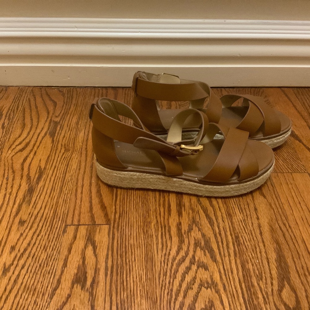 Shoes - Picture 5 of 9
